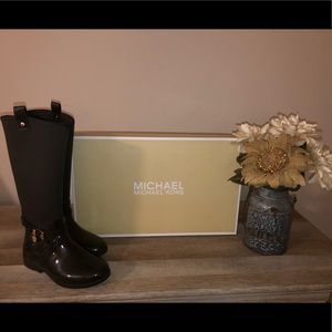 Michael Kor’s Charm Stretch Rainboots